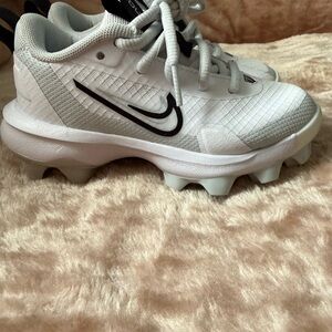 Nike White and Black Baseball Cleats